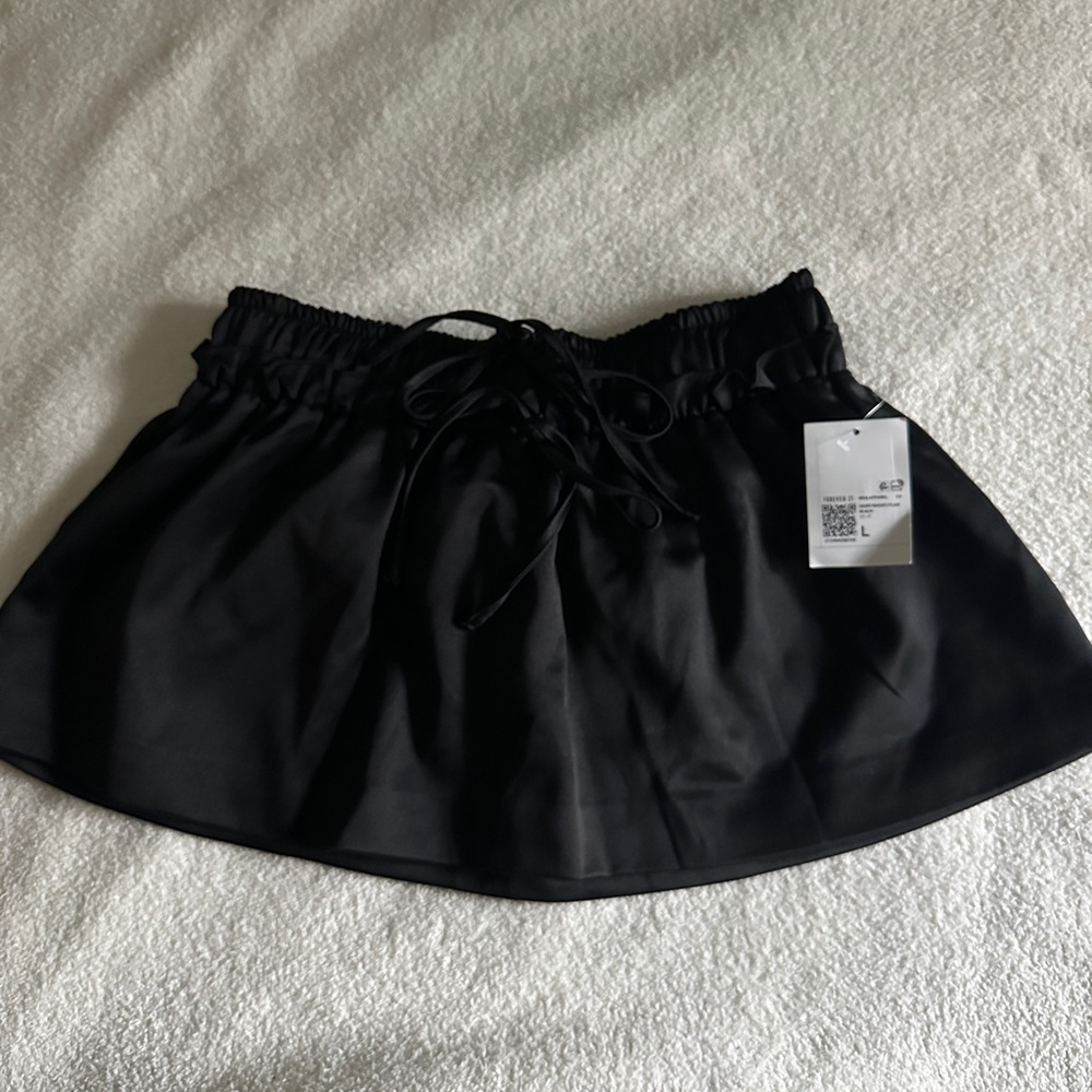 Forever 21 Womens Satin black Drawstring Mini Flare Skirt